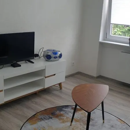 Lejlighed Modernes Appartement In Koeln Esch In Eine Top Lage